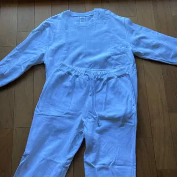 United Athle 화이트 맨투맨 세트