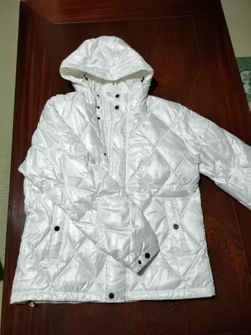 유니클로 화이트 퀼팅 다운 자켓