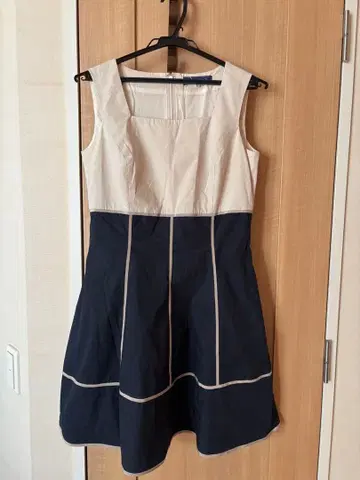 M'S GRACY 슬리브리스 무릎 기장 원피스 40