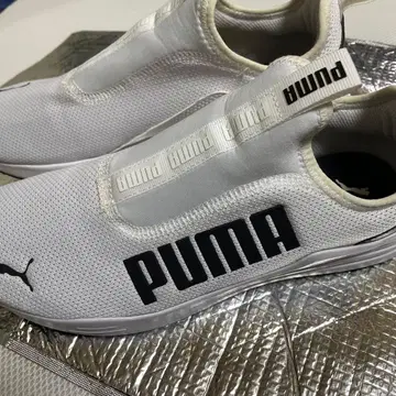 PUMA 화이트 스니커즈