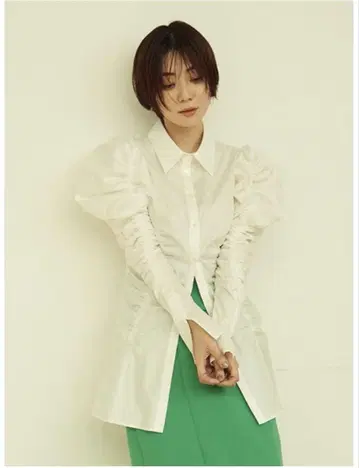 퍼프 슬리브 화이트 긴팔 셔츠