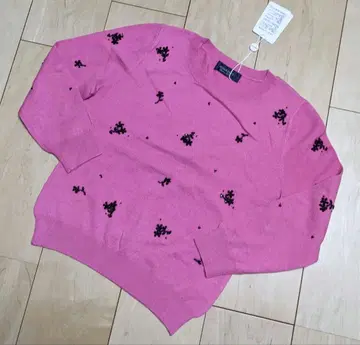 새상품 저스길리티 비쥬 니트