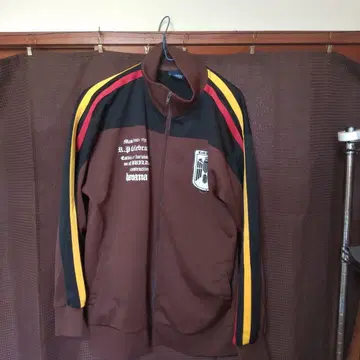 브라운 지퍼 달린 저지