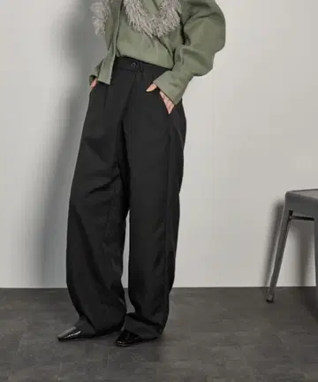 THE YOn 크로스 허리 아지메 랩 팬츠 (블랙)