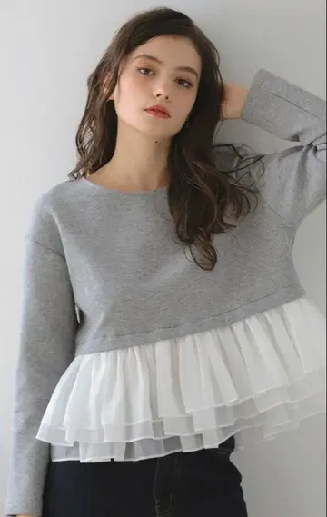 ( 새상품 ) meraki 프릴 도킹 맨투맨