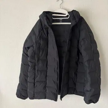 UNIQLO PUFFTECH 다운 자켓 후드 부착