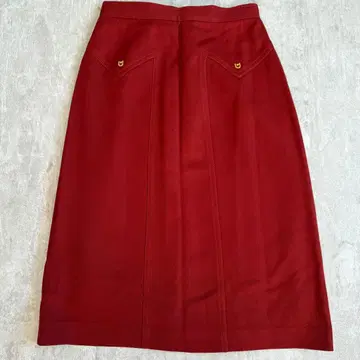 [ 새상품급 ] 레드 세미 플레어 스커트 울 100%