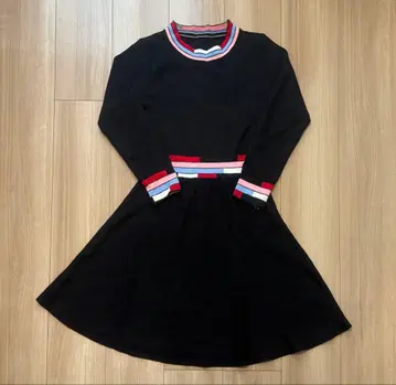 니트 플레어 원피스 블랙