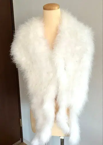 [ 쇼와 레트로 ] 성인식용 화이트 페더 스톨