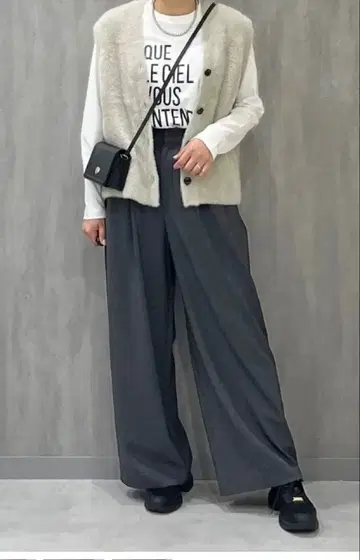 UNFILO 이번 시즌 나일론 샤기 가디건 베스트 사이즈 M