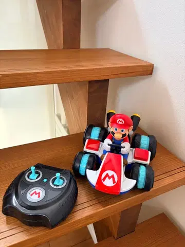 마리오 카트형 무선 조종 리모컨 포함
