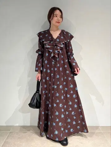 프릴 달린 브라운 플라워 원피스