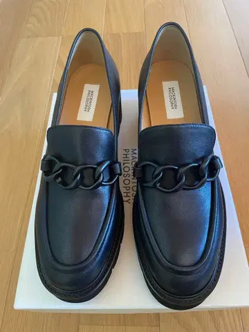 새상품급 MACKINTOSH PHILOSOPHY 블랙 가죽 로퍼