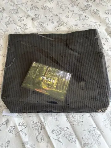 [ 미사용 새상품 ] pionunnal Bach 비오는날 바흐 트러플