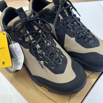 미사용 새상품 하자품 캐러밴 CRV FreeClimb 25.0cm