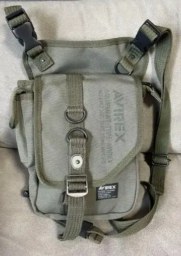 새상품급 AVIREX 아비렉스 레그 백 카키