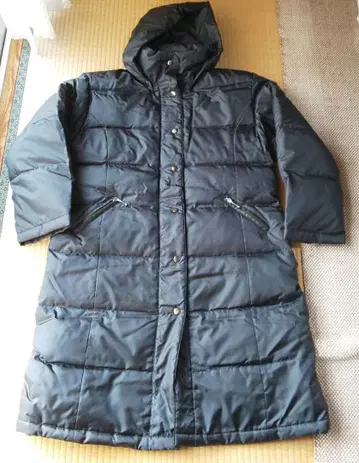 QUEEN-HUNTER 블랙 후드 부착 롱 다운 자켓