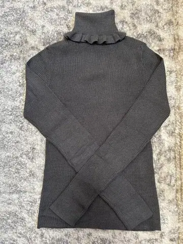 merry jenny 프릴 리브 터틀넥 스웨터