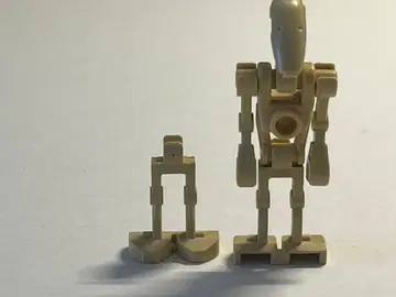 로봇 피규어 세트 (그레이, 베이지, 크림색)