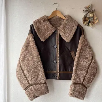 무스탕풍 가죽 자켓 무루아