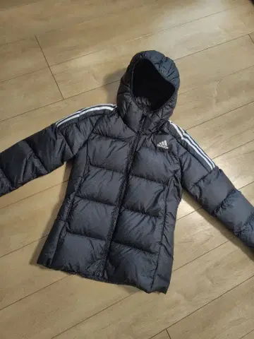 새상품 미사용 adidas 후드 부착 다운 자켓