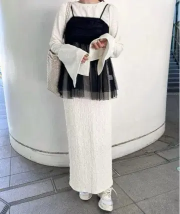 bonny 팝콘 셔링 스커트 화이트 아이보리