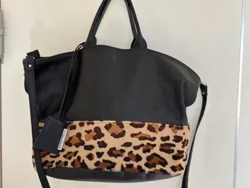 GIANNI CHIARINI 블랙 레오파드 무늬 토트백