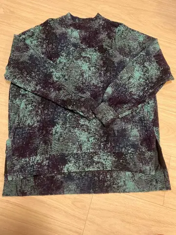 SHAREEF 추상 패턴 니트 트레이닝복