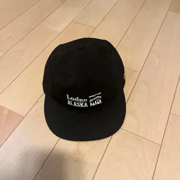 Lodge Alaska 자수 로고 캡 블랙