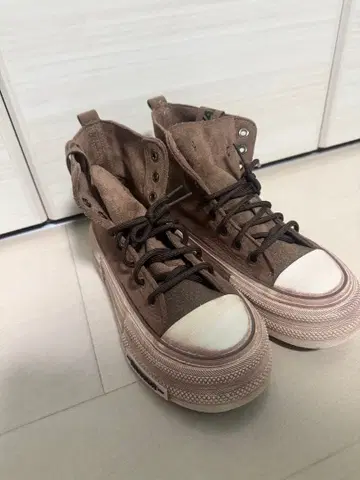 빈티지 스니커즈 브라운