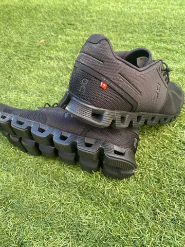 On 올 블랙 러닝화 US 9 27cm