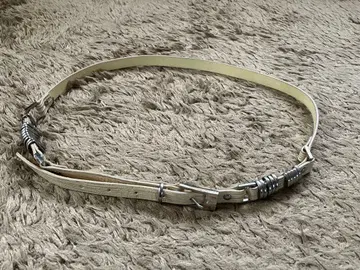 꼼사데모드 베이지 가죽 벨트