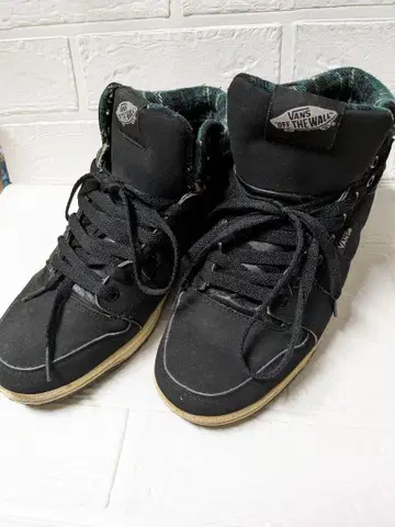 VANS 하이컷 스니커즈 V8040