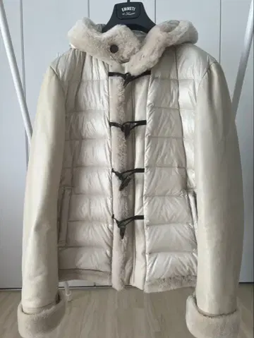 EMMETI 무스탕 더플 코트