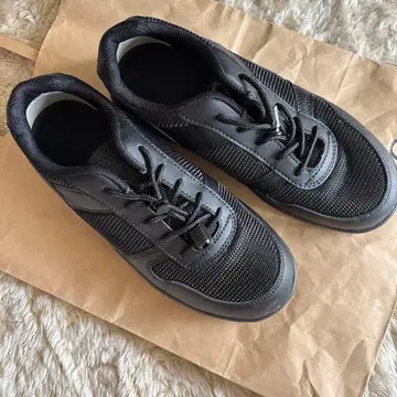 새상품 HIGRIP 블랙 메쉬 스니커즈 23.5cm