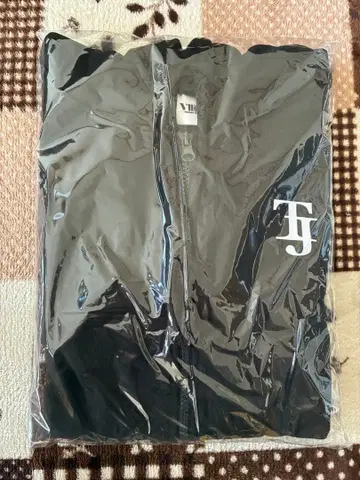 Travis Japan 트라자 비주얼 후드티