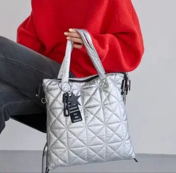 [A4 사이즈 수납 가능] 참 포함 3WAY 퀼팅 토트 실버