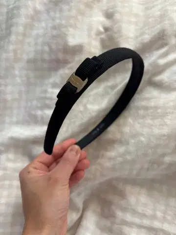 페라가모 머리띠 Ferragamo 비쥬 헤어밴드 새상품급