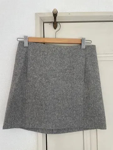 COS 그레이 미니 스커트 울 혼방