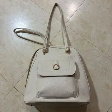 화이트 합성 피혁 백팩 백팩