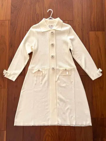 Super Beauty 미사용 새상품 아이보리 가디건 44