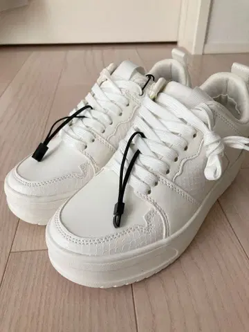 미사용 새상품 자라 통굽 스니커즈 35 23cm