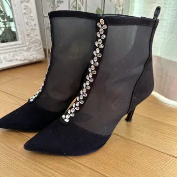 다이애나 스톤 장식 블랙 부티