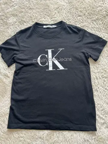 Calvin Klein Jeans 블랙 T셔츠 S