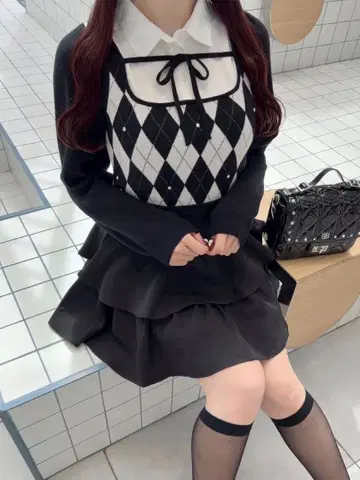 evelyn 옷깃 비쥬 니트 블랙 체크