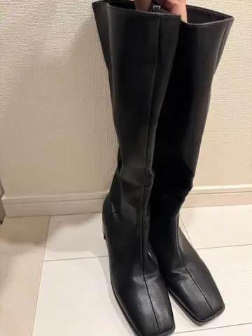 블랙 스퀘어토 롱 부츠