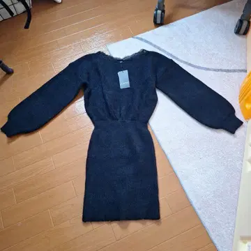 SUREVE 블랙 니트 원피스