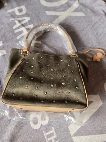 올리브 그린 별 모양 장식 토트백