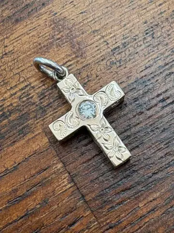 LONO 925 각인 꽃 무늬 십자가 목걸이