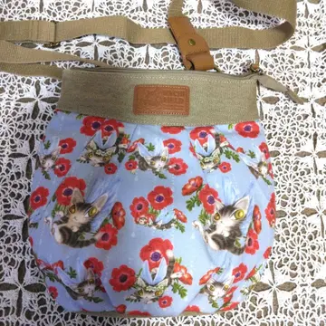 와치필드 다얀 숄더백